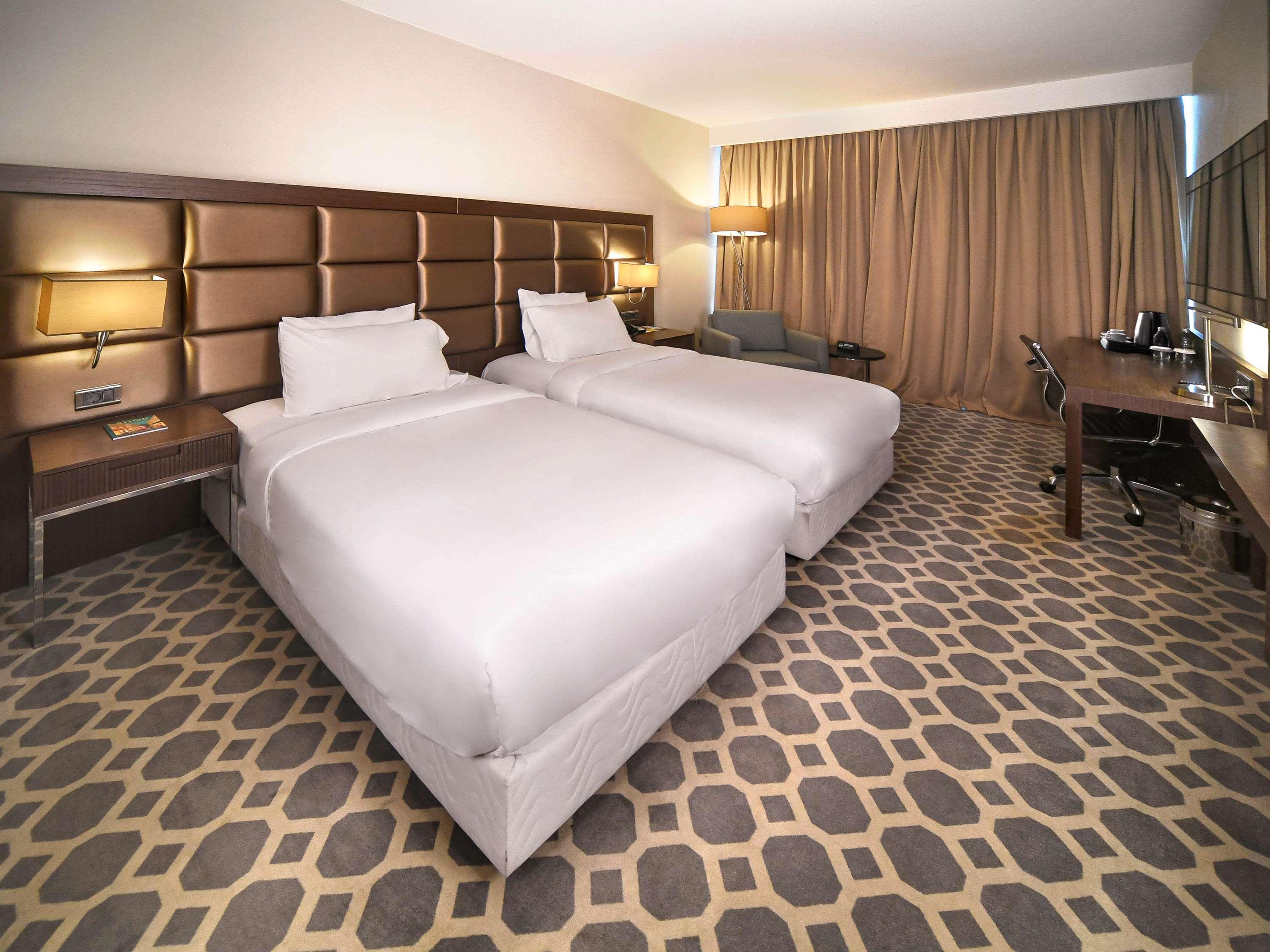 Mercure Istanbul West Hotel & Convention Center Экстерьер фото